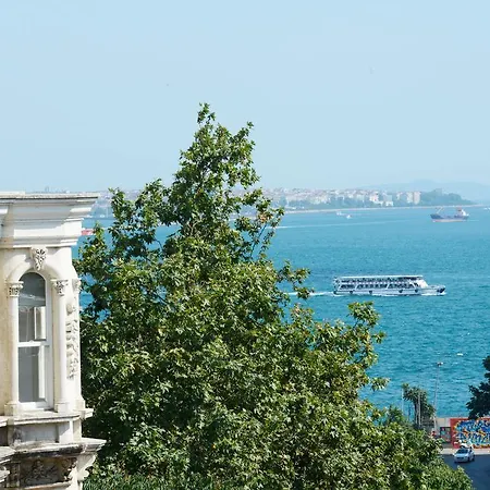 Hotel Royalist Tophane 3*