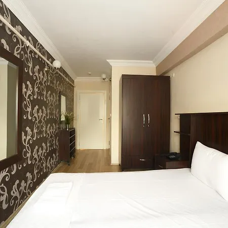 Royalist Tophane Hotel 3*
