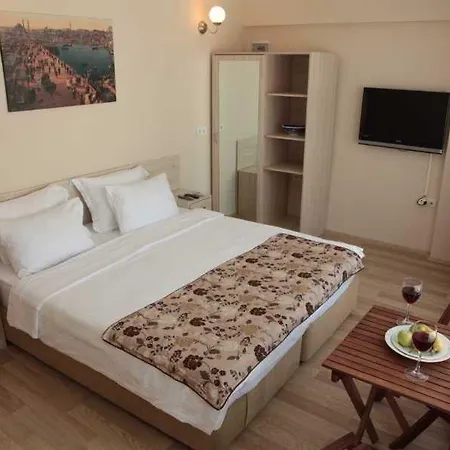 Royalist Tophane 3*